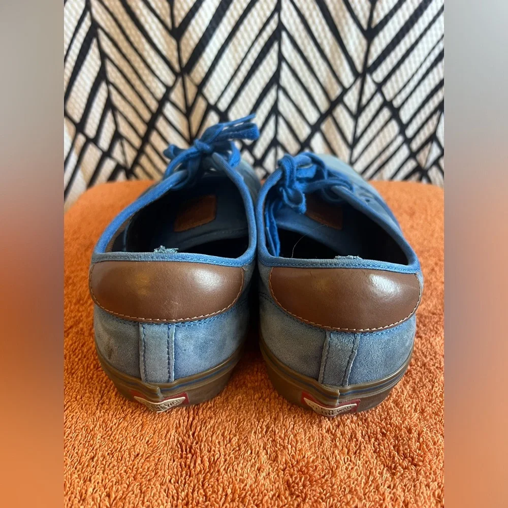 Vans - Picture 3 of 4